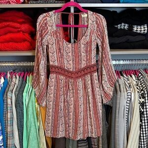 Hollister mauve print long sleeve tie back cut out lined dress size S